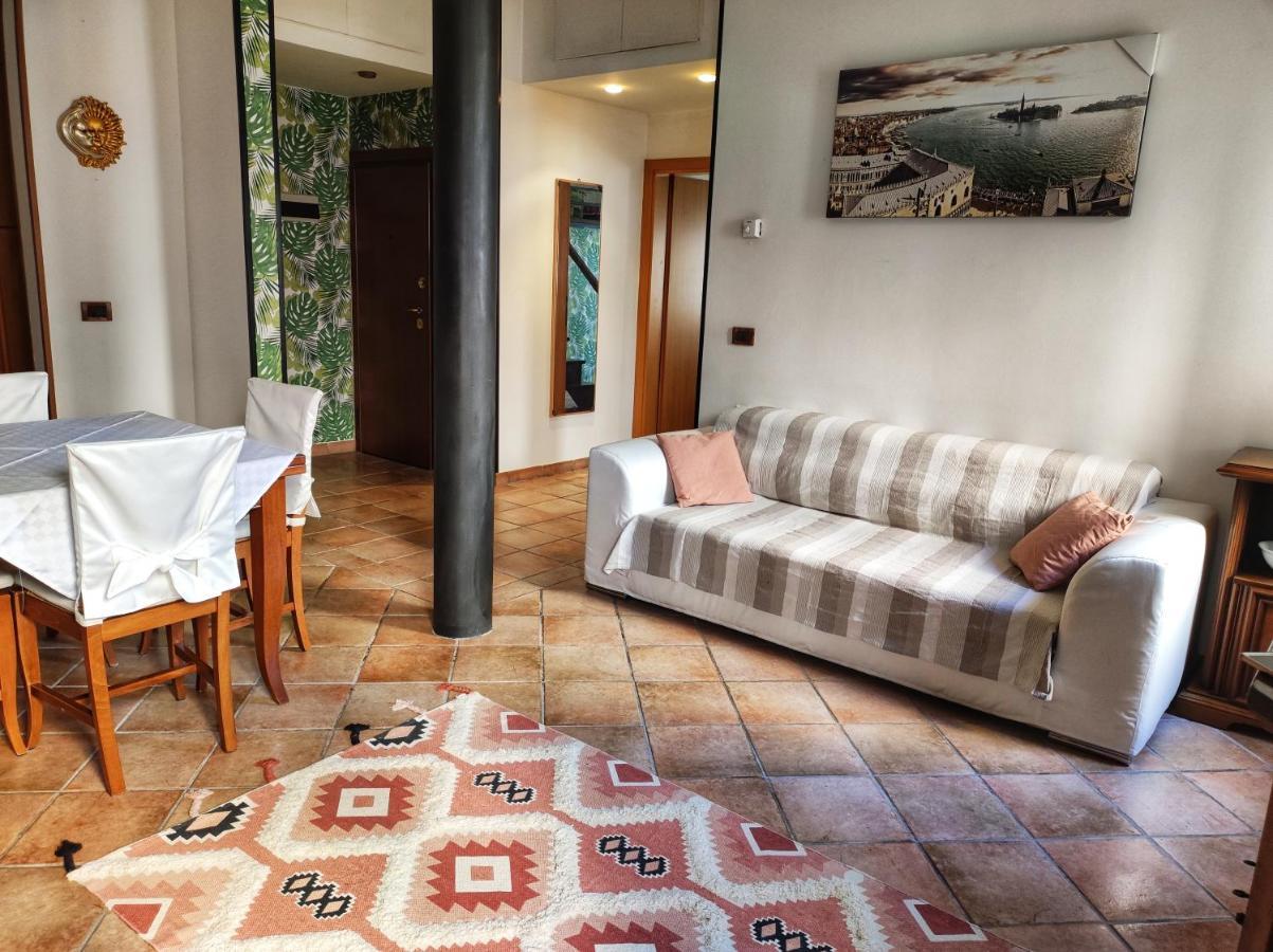 メストレSarika Houseアパートメント エクステリア 写真